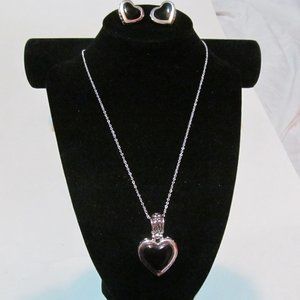 Three piece set silver tone hearts necklace pierced earrings new